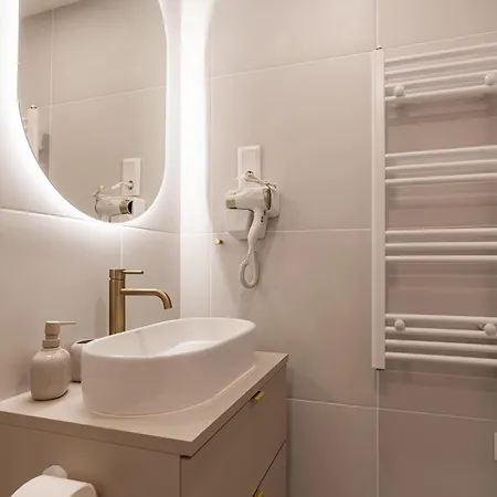 Asboth Boutique Suites, Location By Bqa