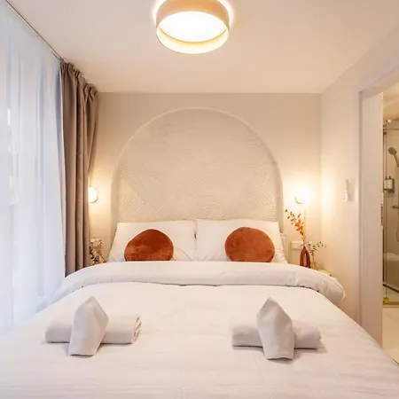 Asboth Boutique Suites, Location By Bqa 아파트
