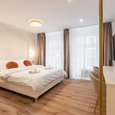아파트 Asboth Boutique Suites, Location By Bqa